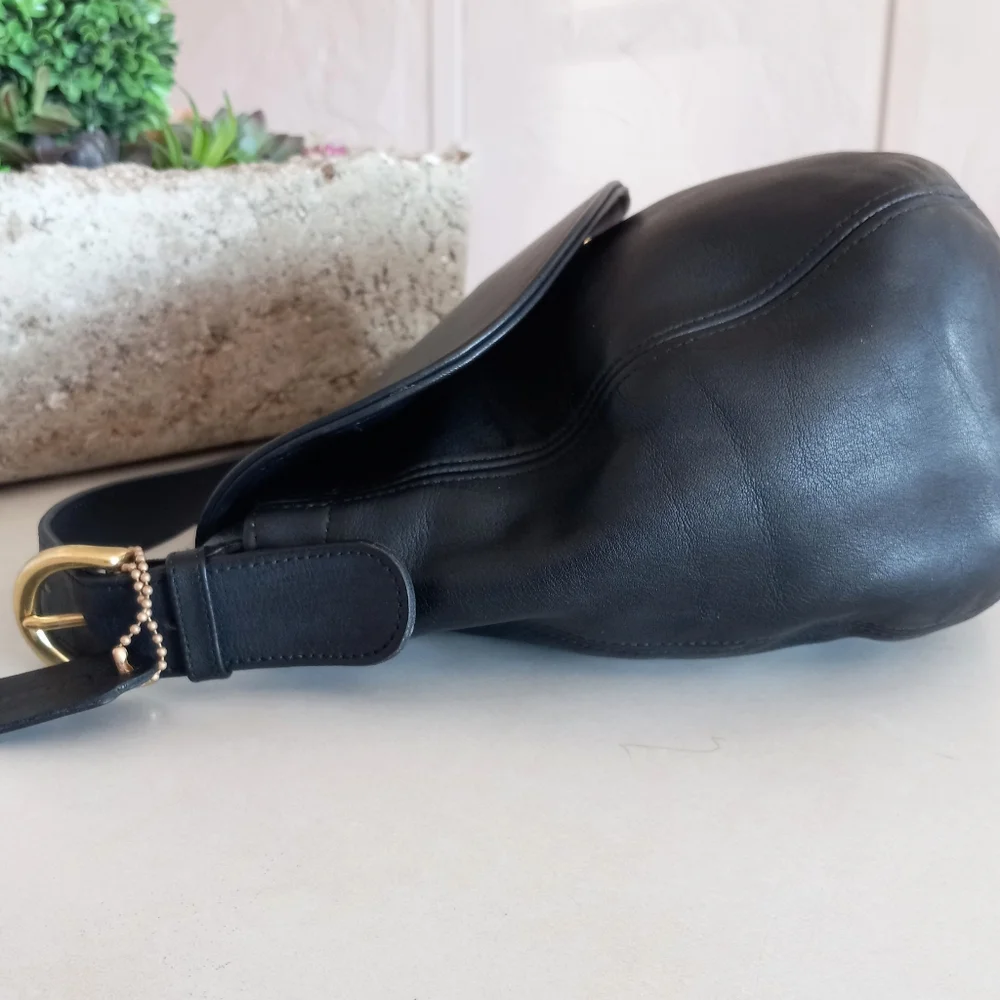 Coach Classics Collection: The Carlton Flap Bag In Black